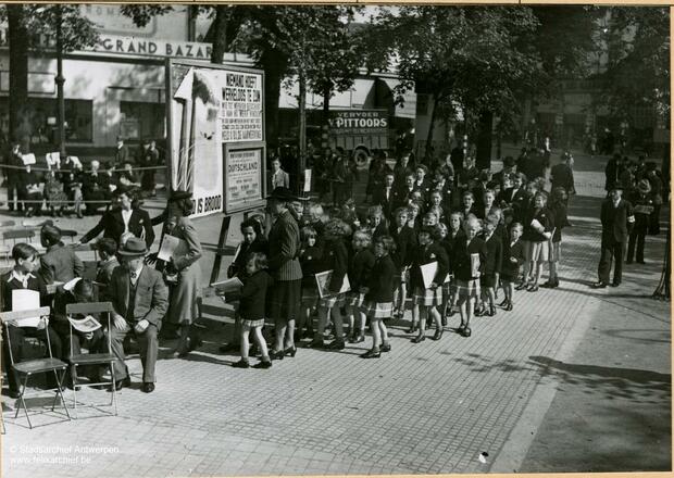 Bénévoles faisant la queue pour être inscrits